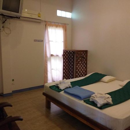 Sukhothai Hostel Экстерьер фото