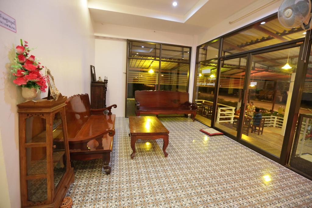 Sukhothai Hostel Экстерьер фото