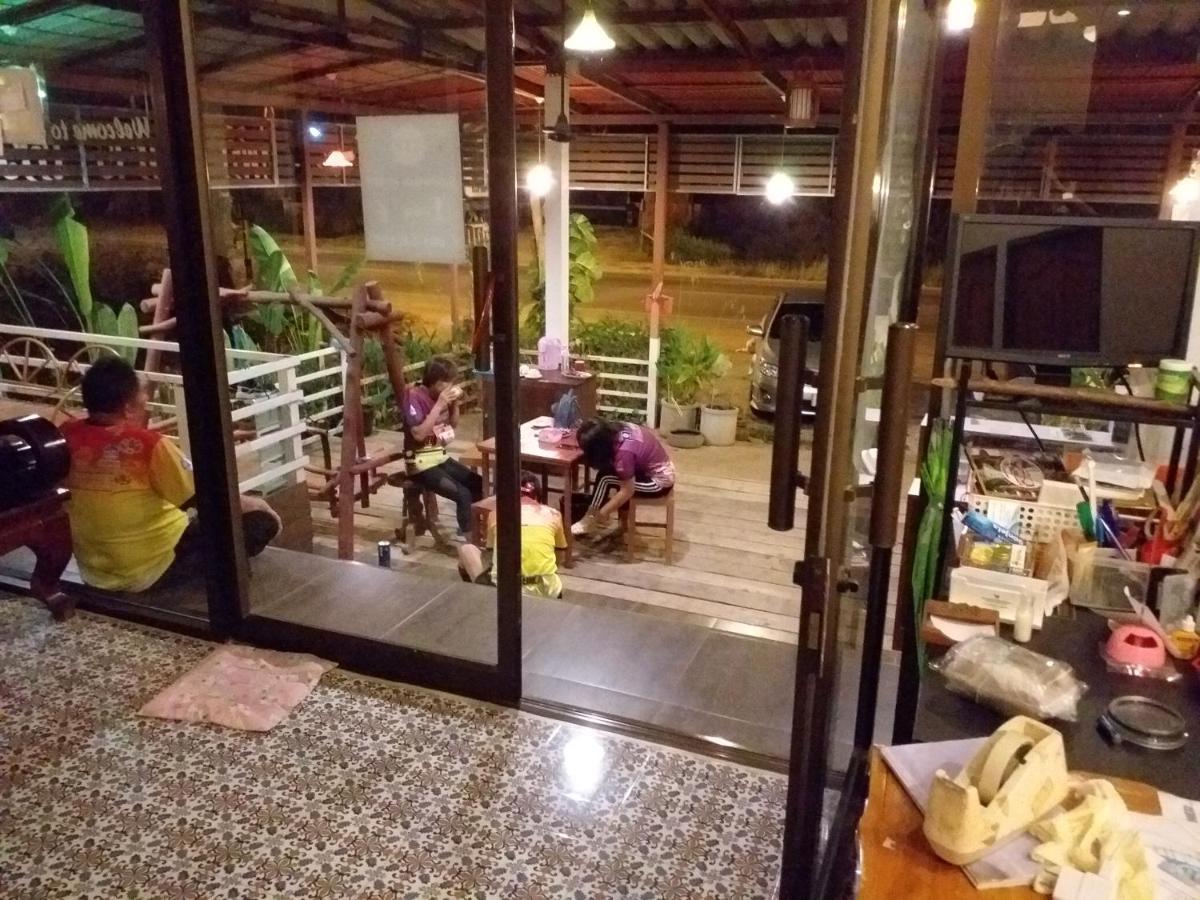 Sukhothai Hostel Экстерьер фото